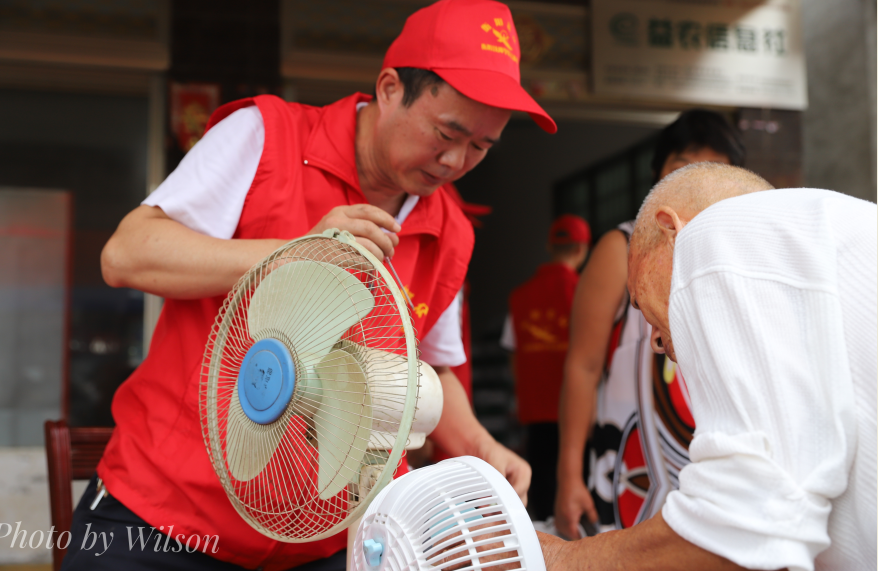 技能服务送进家 ----电气工程学院家电义务维修服务