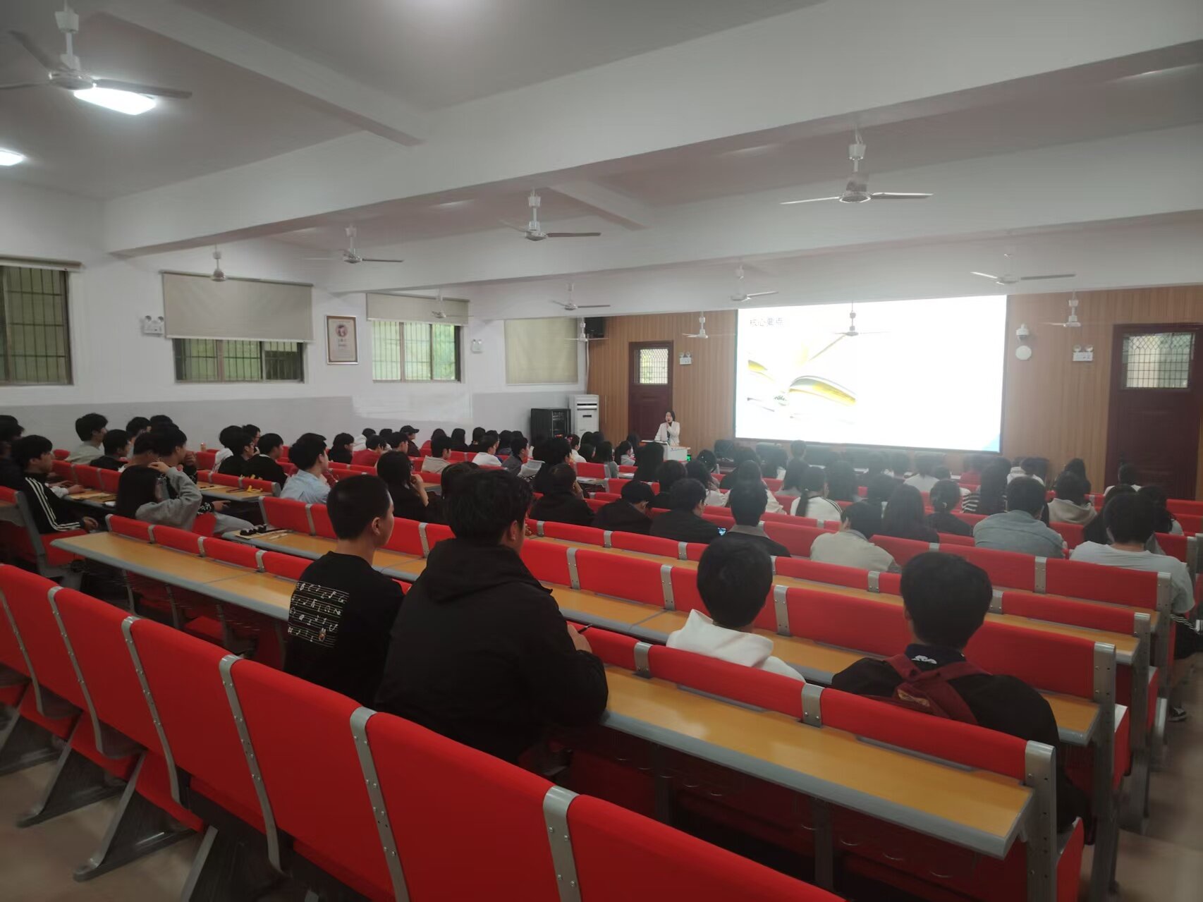 多措并举助备考 温情送考暖人心 ——继续教育学院全力护航2025年成人高考学子