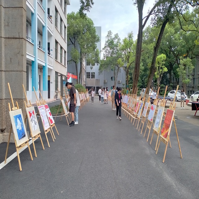 模具系举办“建党百年”手抄报作品展