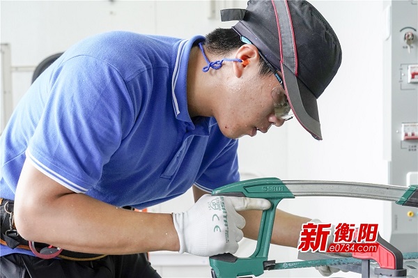 包揽前三！衡阳技师学院在湖南省电气装置项目中取得好成绩