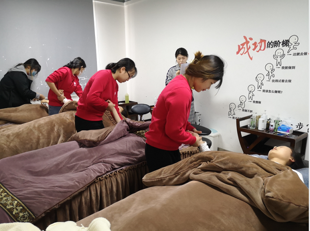 学院实训中心赴企业开展教学实习技能抽考