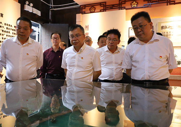 衡阳技师学院主题教育读书班暨党委理论学习中心组（扩大）赴湘南学联开展实践学习