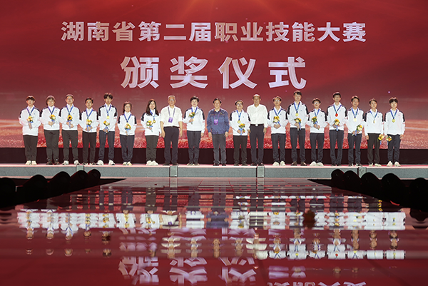 省赛金牌选手丨陆艺茗：代码背后的梦想与汗水