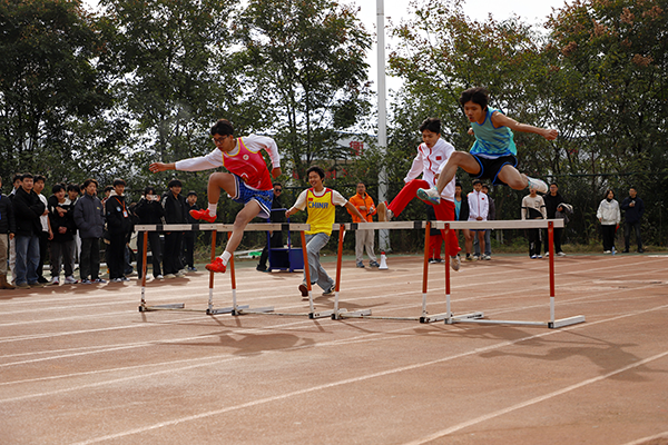 技能健儿勇争先 各族同心向未来——写在学院第十七届田径运动会之际
