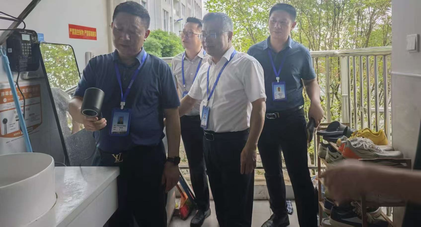 学院党委书记肖春林带队开展全院安全大检查