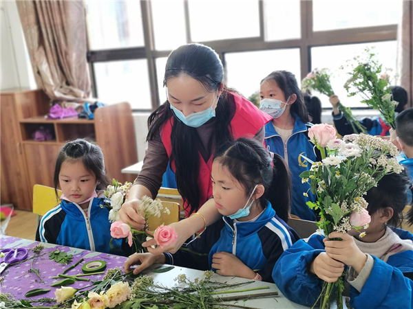 衡阳技师学院教师赴南岳区金月完小开启多彩课堂