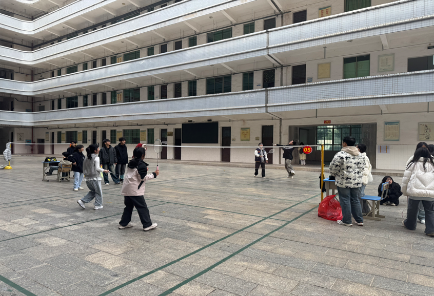 现代物流学院在首届羽毛球大赛中斩获佳绩