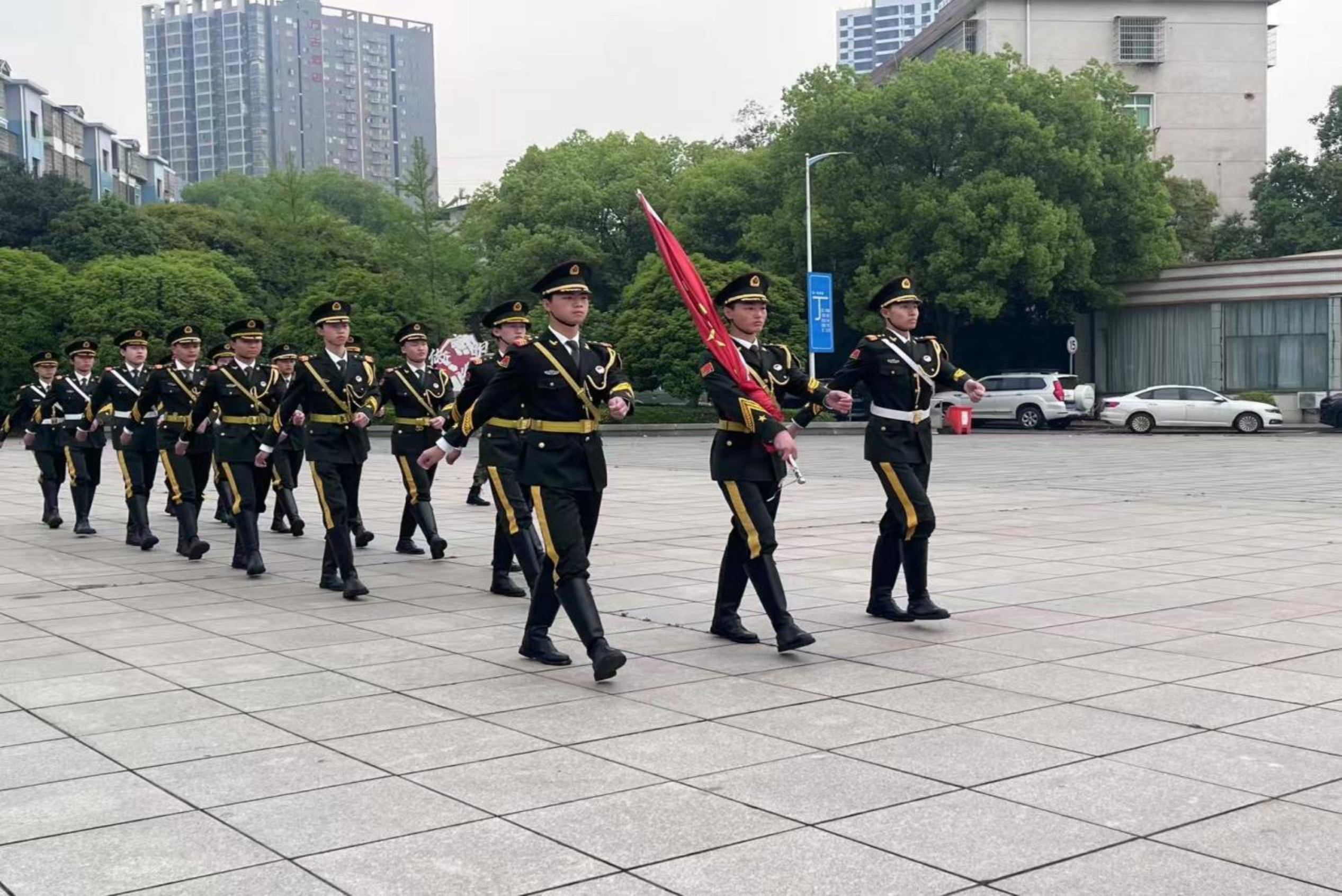 升旗仪式忆初心，文明修身践于行 ——信息工程学院开展“国旗下的讲话”