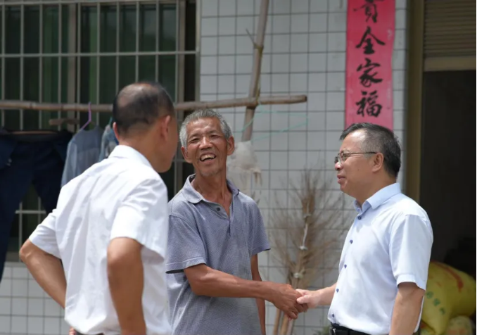 学院党委书记肖春林一行调研乡村振兴工作